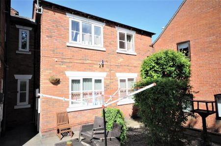 1 bedroom flat to rent - Photo 2