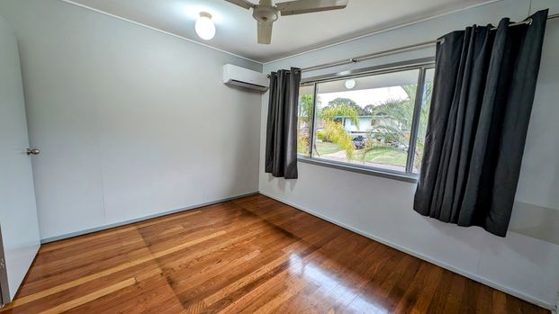 SELF CONTAINED TOWNHOUSE, CLEAN & COMFORTABLE, SHORT WALK TO ALL YOUR EVERYDAY NEEDS - Photo 1