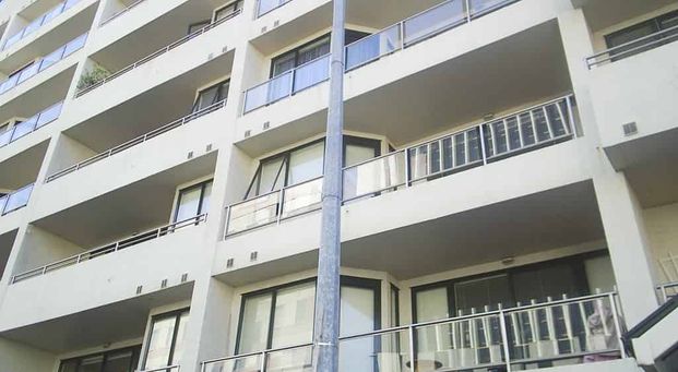 Large Two Bedroom Apartment - Photo 1