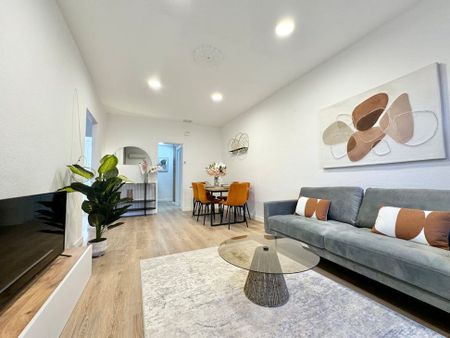 Plaza de Doña Trinidad, Málaga, Andalusia 29007 - Photo 5