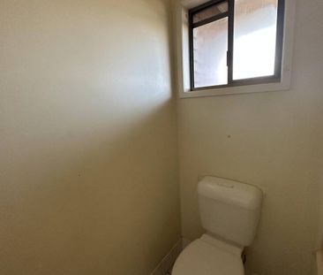 Unit in Complex - Break Lease - Photo 4