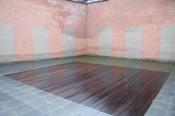 Zeer ruim gelijkvloersappartement met 2 slaapkamers en prachtig terras - Photo 1