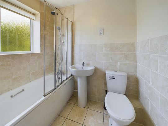 3 bedroom semi-detached house to rent - Photo 1