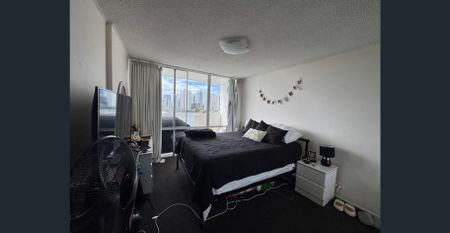 Riverfront in Surfers - Photo 2