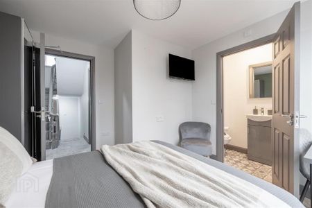 Room 4, 300 Beersbridge Road, Belfast, BT5 5DY - Photo 5