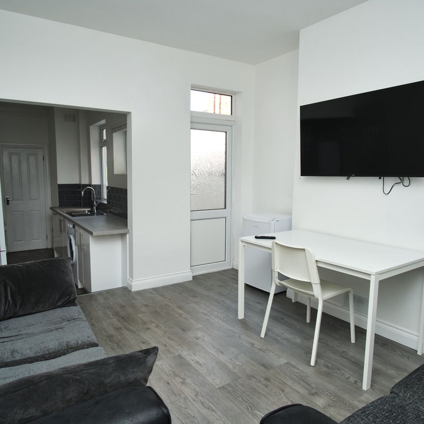 56 Rendell Street - Photo 1