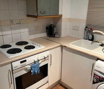 Price £1,200 pcm - Let - Photo 2