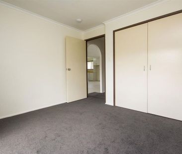 Bright & Airy 2-Bedroom Villa - Photo 4