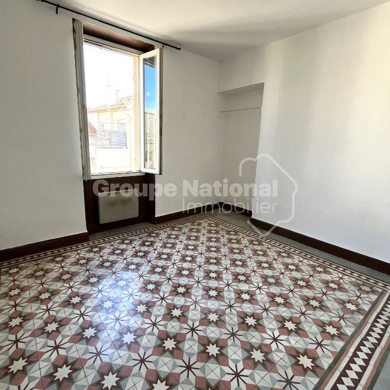 NOVES - Maison de village T3, - Photo 1