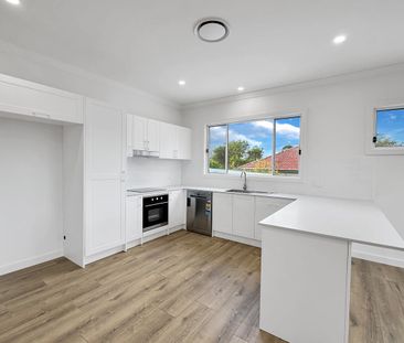 Charming 3-Bedroom Home - Photo 4