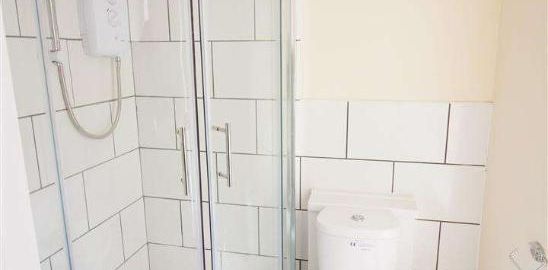 Edinburgh Road, Portsmouth, PO1 - Photo 2