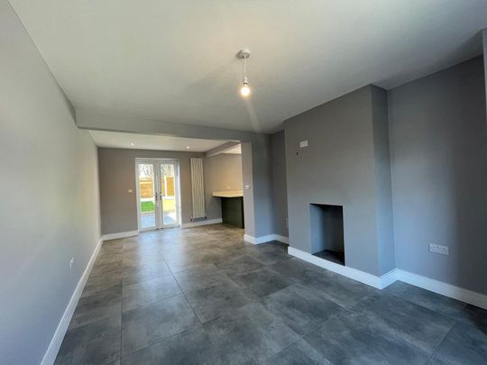 3 bedroom end of terrace house to rent - Photo 1