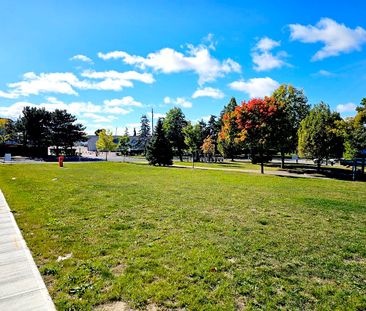 For Lease - 10 Spruce Pines Crescent Unit# Room2, Toronto, Ontario - Photo 2