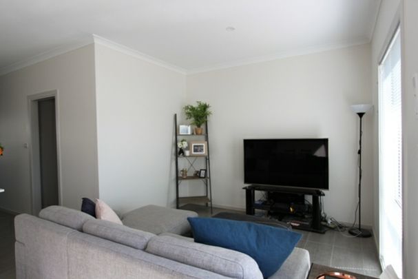 Fantastic 3 Bedroom Home - Photo 1