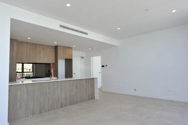 “Brand-New Top-Floor Luxury Penthouse a Rare 2 Bed | 2 Bath | 2 Car space. 12-MONTH FREE electricity, gas & internet” - Photo 1