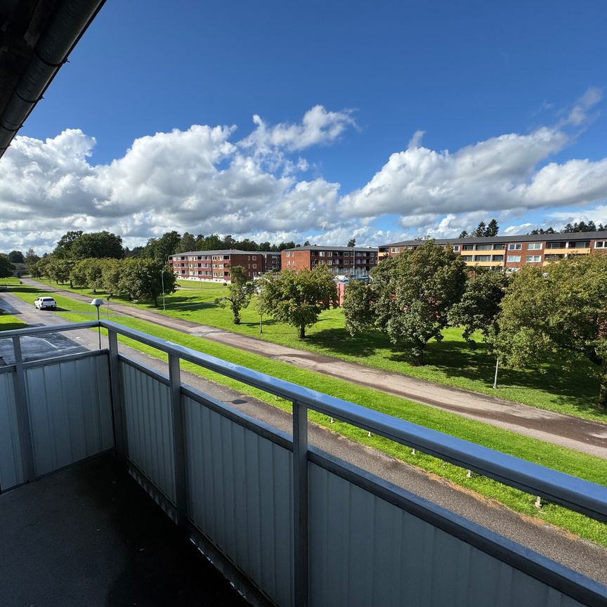Myrtuvevägen, Trollhättan - Photo 1