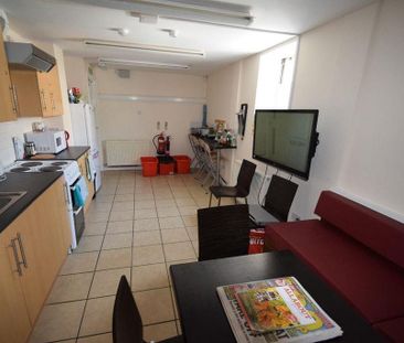 1 bedroom in a house share to rent - Photo 3