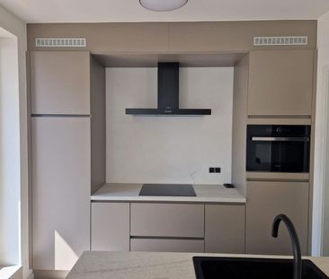 Nieuwbouw appartement met 2 slpks en staanplaats op wandelafstand v... - Photo 2