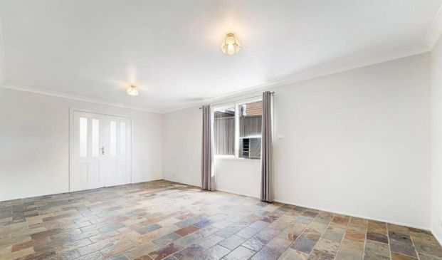 SPACIOUS FAMILY LIVING IN ONE OF GREYSTANES' MOST DESIRABLE STREETS - Photo 1