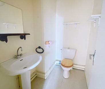 Location Appartement 3 pièces 75m² OLORON STE MARIE 64400 - Photo 6