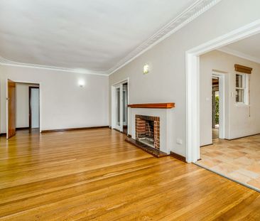 CHARMING HOME - Photo 1