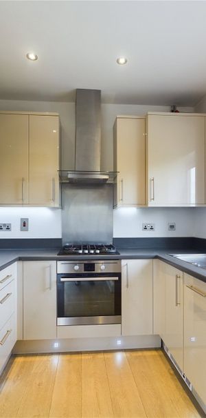 Regatta Place, Maidenhead Regatta Place, Maidenhead - Photo 1