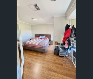 Your Padbury Family Haven – Spacious 5x2 with Outdoor Entertaining ... - Photo 4