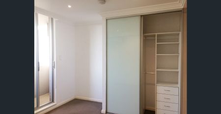 Spacious Studio with Great Location ( RENT INCLUDED UTILITIES) - Photo 4