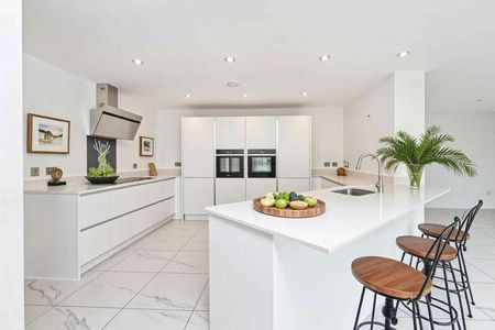 Laurel Drive, Brundall, NR13 - Photo 2