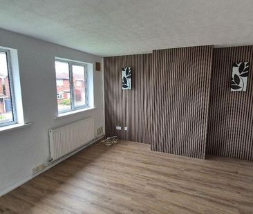 2 bedroom maisonette to rent - Photo 1