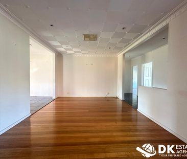 Conveniently Located in St Albans - Photo 1