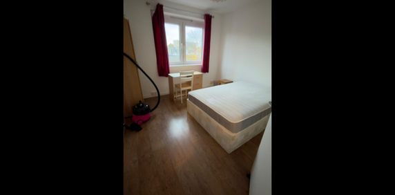 Room in a Shared House, Westerham, NW1 - Photo 2