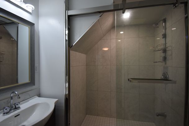 For Lease - 1 SHAFTSBURY Avenue Unit# BASEMENT APT 2 BDRM, Richmond Hill, Ontario - Photo 1