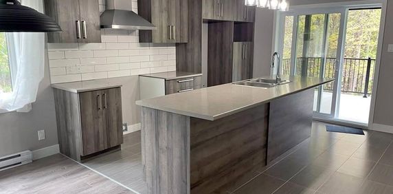 4 ½ à louer (rez de chaussée) - 2 chambres à coucher / 1 salle de bain - Photo 2