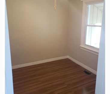 For Lease - 519 Catharine Street Unit# Main, Hamilton, Ontario - Photo 2