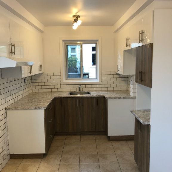 4 ½ Rosemont, Rénové, Eau Chaud, Juillet - Photo 1