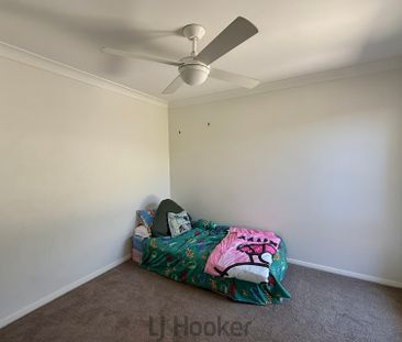 NEAT & TIDY TWO BEDROOM VILLA - Photo 3