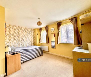 3 bedroom semi-detached house to rent - Photo 5