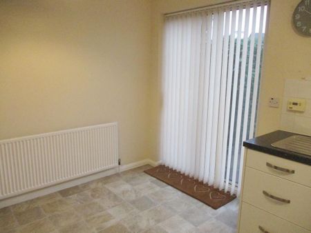 2 bedroom townhouse to rent - Photo 3