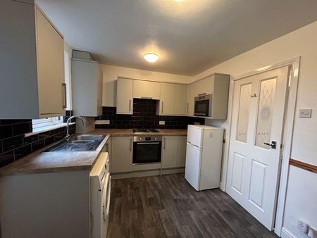 2 bedroom terraced house to rent - Photo 4