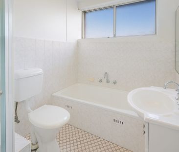 Neat & Convenient Ground Floor Living - Photo 2