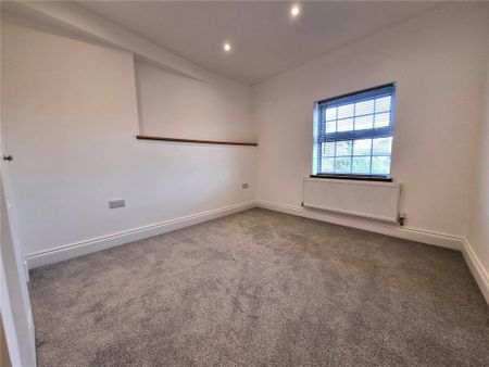 3 bedroom parking to rent - Photo 2