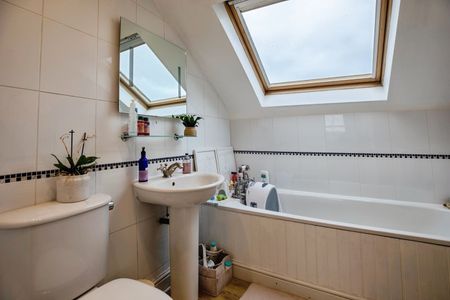 4 Bed Semi-Detached House, Ramsden Road, SW12 - Photo 4