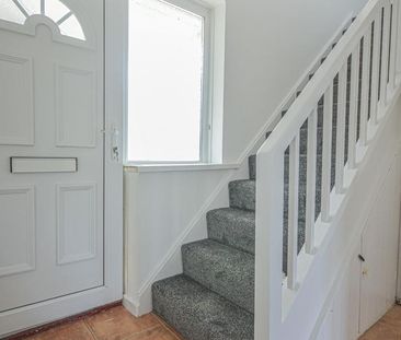 2 bedroom terraced house to rent - Photo 2