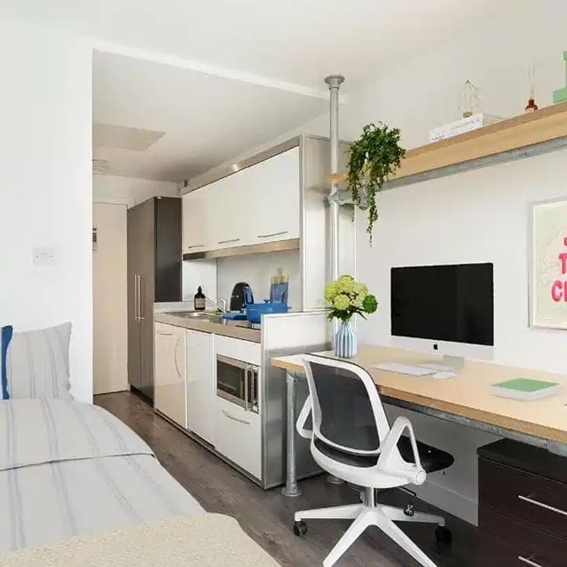 Bronze Studio - Photo 1