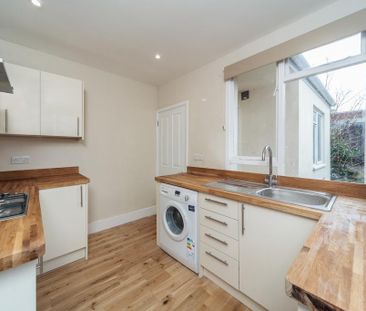 2 bedroom flat to rent - Photo 4