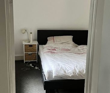 4 Bed Terraced House, Maynard Road, E17 - Photo 2