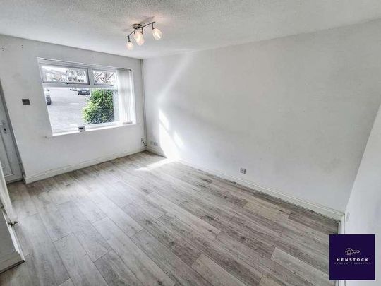 Lynway Grove, Middleton, Manchester, M24 - Photo 1