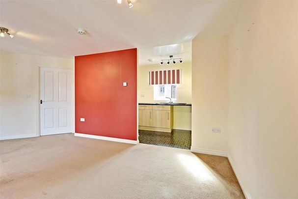 2 bedroom maisonette to rent - Photo 1