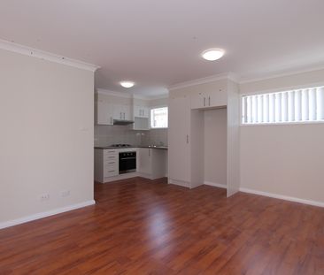 EXQUISITE GRANNT FLAT IN PRIME LOCATION! - Photo 2